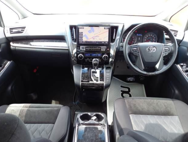 Toyota Alphard - Image 3