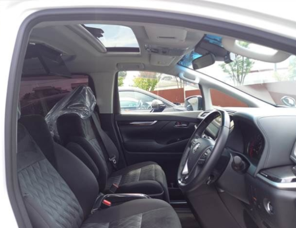 Toyota Alphard - Image 4