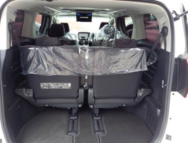 Toyota Alphard - Image 10