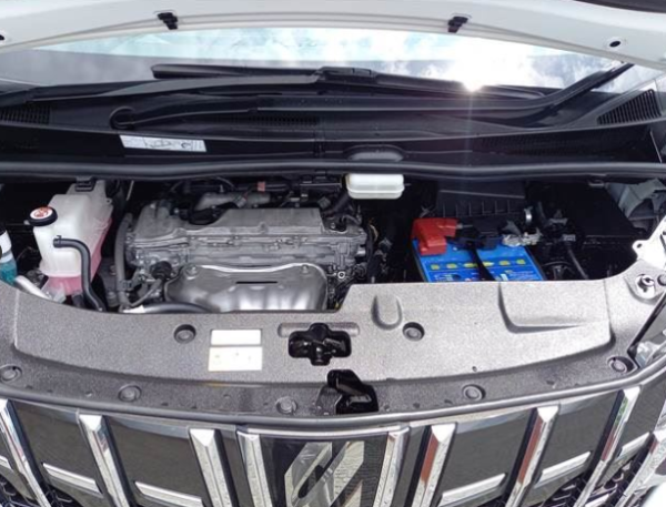 Toyota Alphard - Image 11