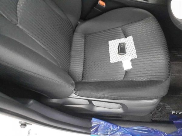 Toyota Prius - Image 7