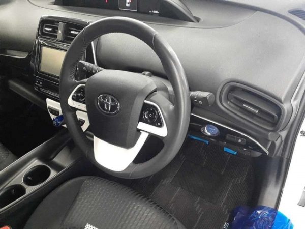 Toyota Prius - Image 5