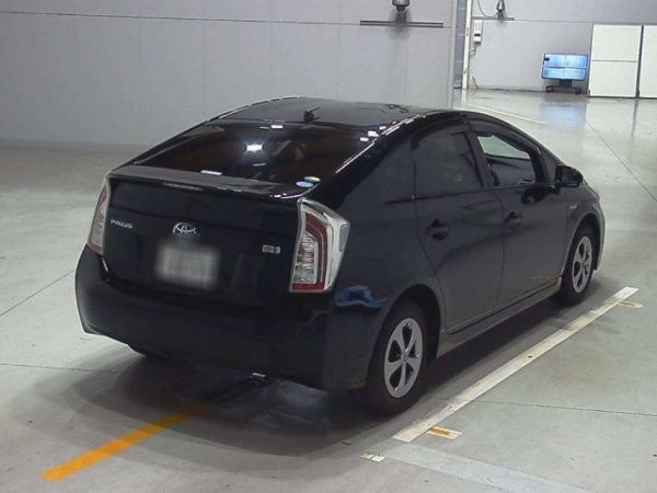 Toyota Prius (S Navigation) - Image 7