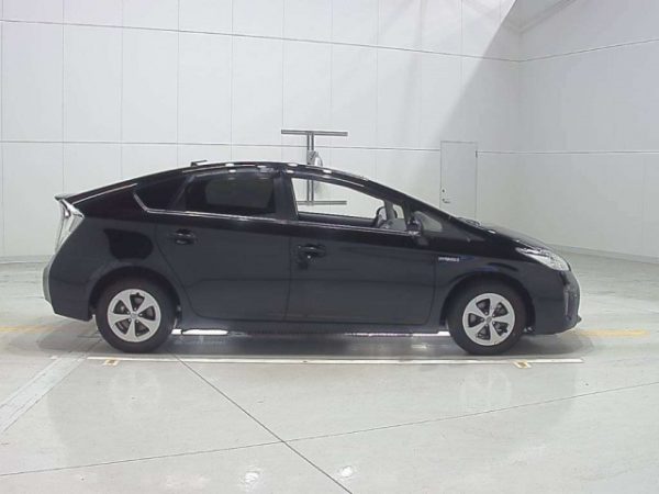 Toyota Prius (S Navigation) - Image 9