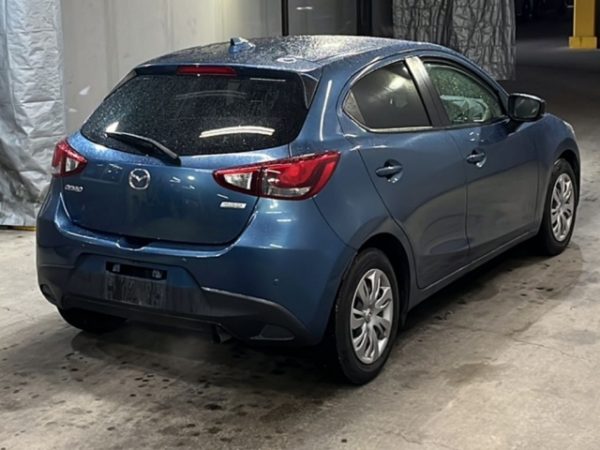 Mazda Demio - Image 2