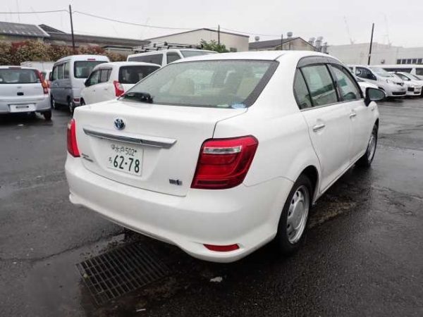 Toyota Corolla Axio (Hybrid G) - Image 3