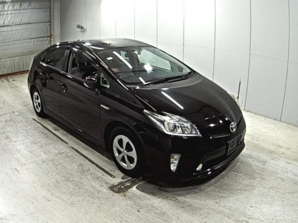 Toyota Prius (S Navigation) - Image 4
