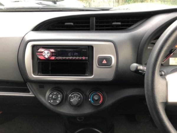 Toyota VITZ F - Image 7