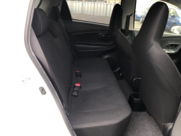 Toyota VITZ F - Image 9