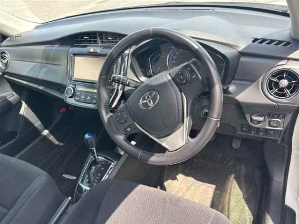 Toyota Corolla Axio (Hybrid G) - Image 6