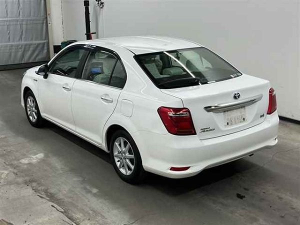 Toyota Corolla Axio (Hybrid G) - Image 4