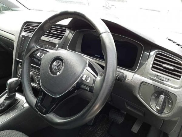 VOLKSWAGEN GOLF - Image 7