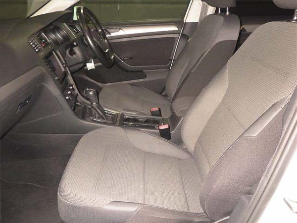 VOLKSWAGEN GOLF - Image 5