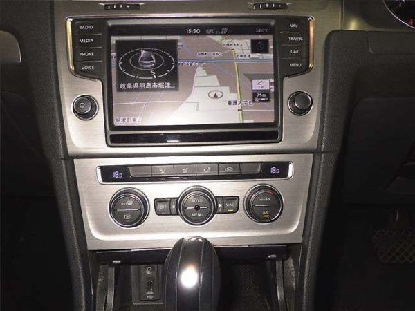 VOLKSWAGEN GOLF - Image 4