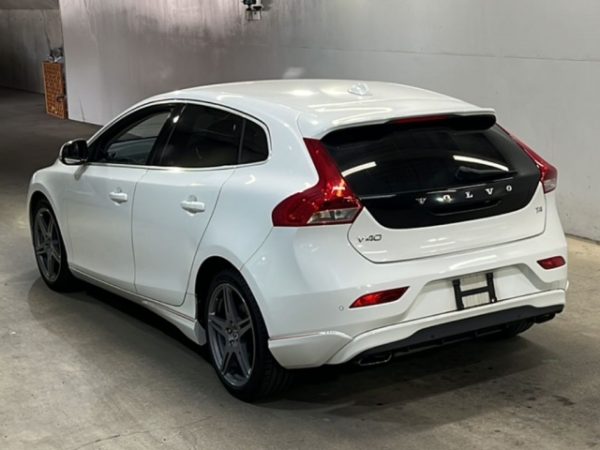 VOLVO V40 - Image 3