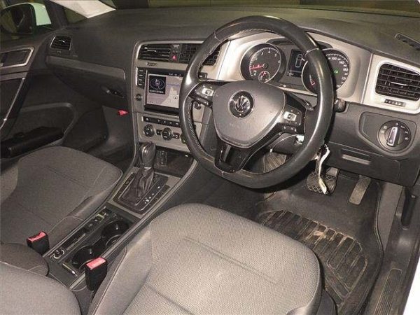 VOLKSWAGEN GOLF - Image 3