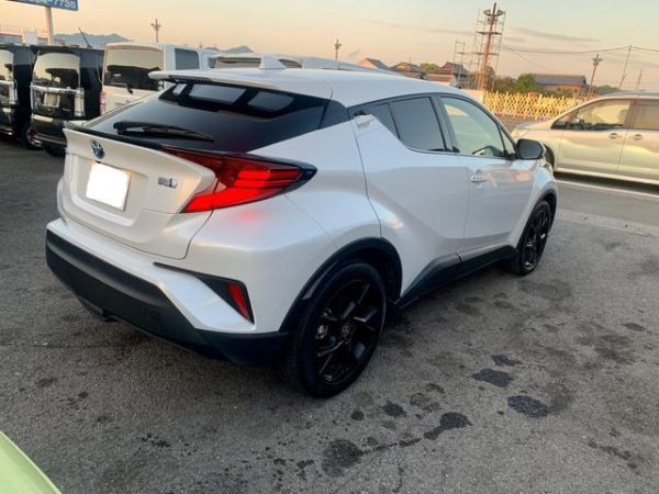 TOYOTA C-HR - Image 18