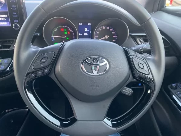 TOYOTA C-HR - Image 12